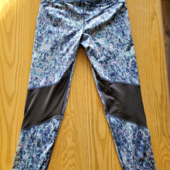 Old Navy Crop Leggings - Picture 3 of 4